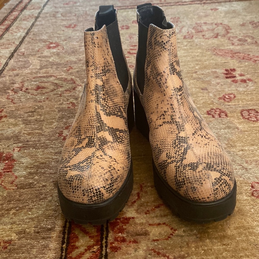 Vagabond Shoemakers Animal Print Heeled Chelsea Boot Women’s 9.5